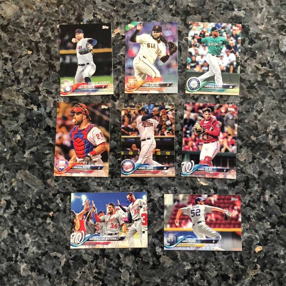 Lot of 8 baseball cards